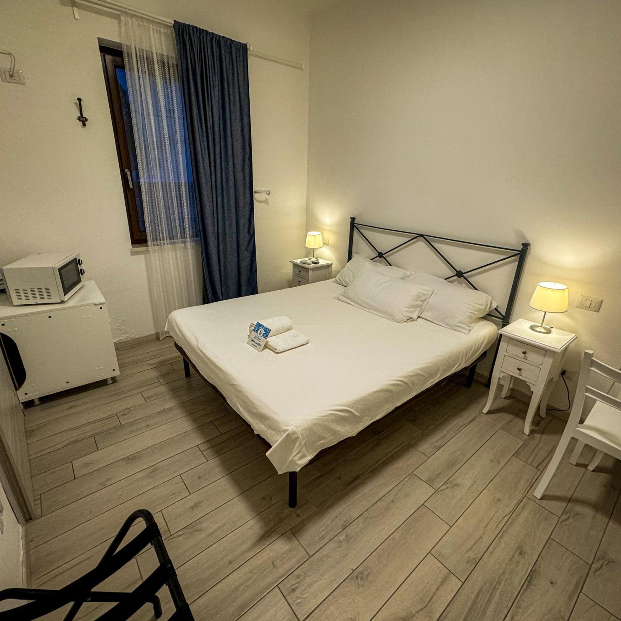 Sg Rooms - Casa Laura เปสเคียรา เดล การ์ดา ภายนอก รูปภาพ