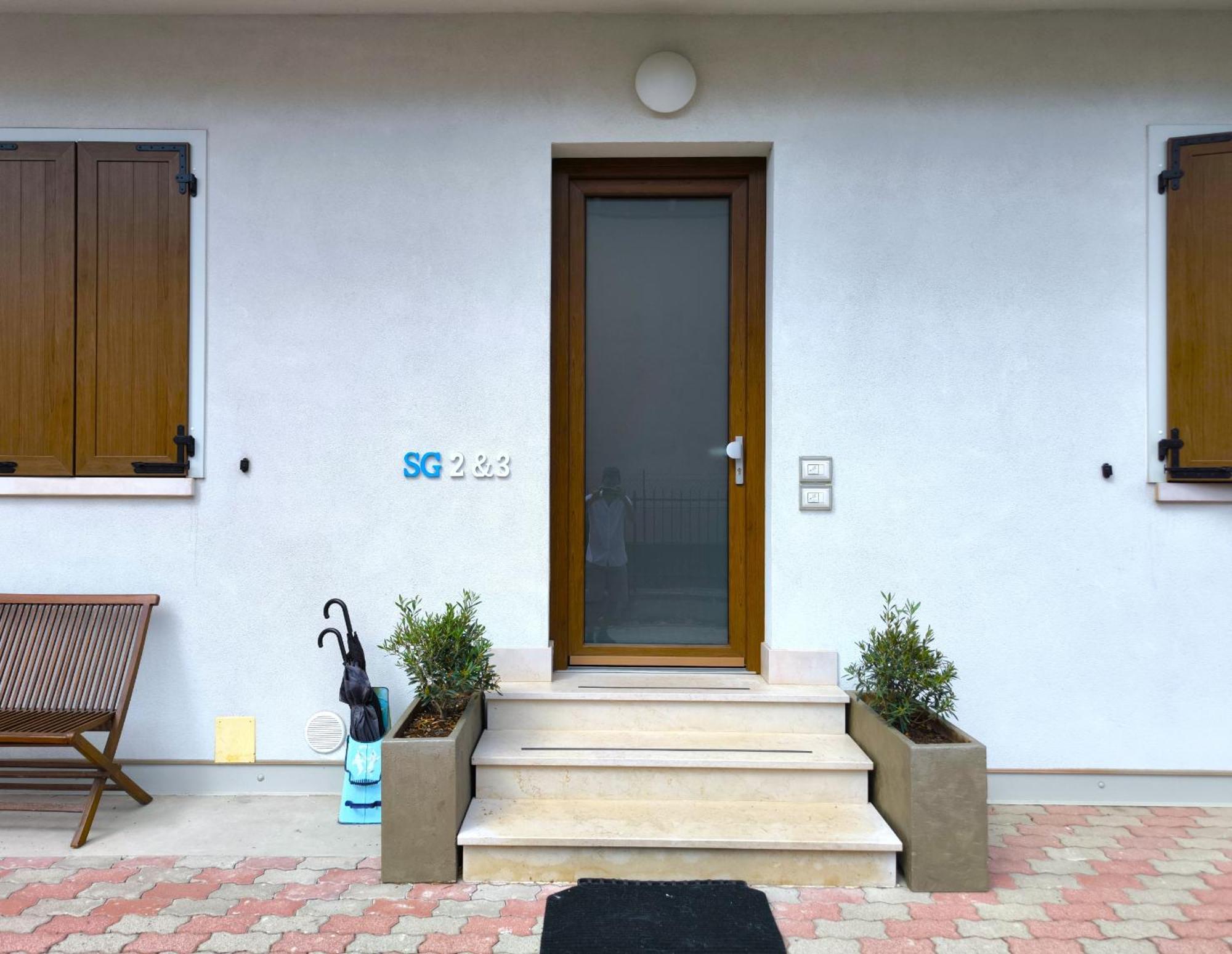 Sg Rooms - Casa Laura เปสเคียรา เดล การ์ดา ภายนอก รูปภาพ
